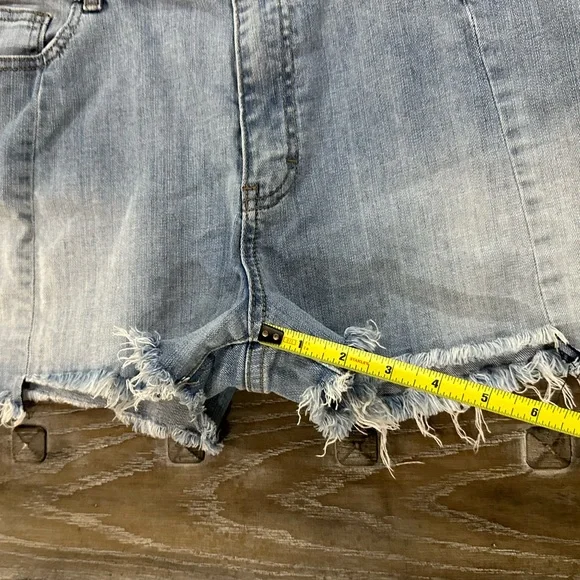 Twelve by ontwelfth Stylish Jean Shorts - Picture 7 of 11